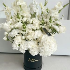 Bouquet condolencias tonos blancos + hortensia
